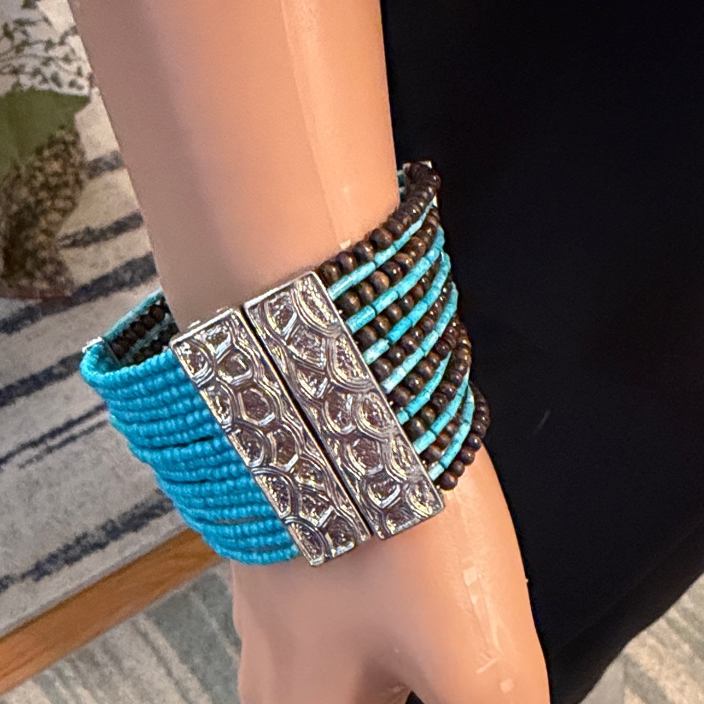 Turquoise and Brown Beaded Bracelet magnetic closure